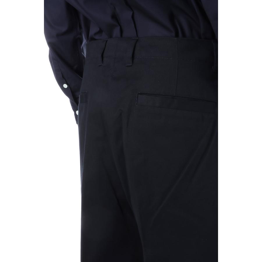 2TUCK WIDE CHINO TROUSERS - NAVY (253-60502) Universal Products(ユニバーサルプロダクツ) |  | 05
