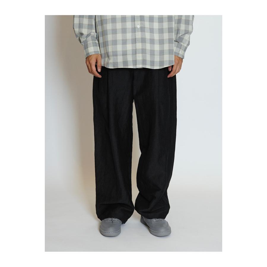 WOOL LINEN 2 TUCK TROUSERS - CHARCOAL (261-60504) Universal Products(ユニバーサルプロダクツ) |  | 01