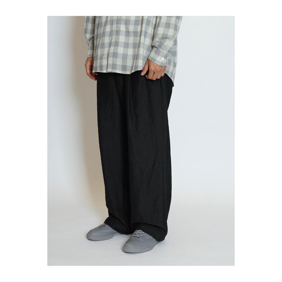 WOOL LINEN 2 TUCK TROUSERS - CHARCOAL (261-60504) Universal Products(ユニバーサルプロダクツ) |  | 02