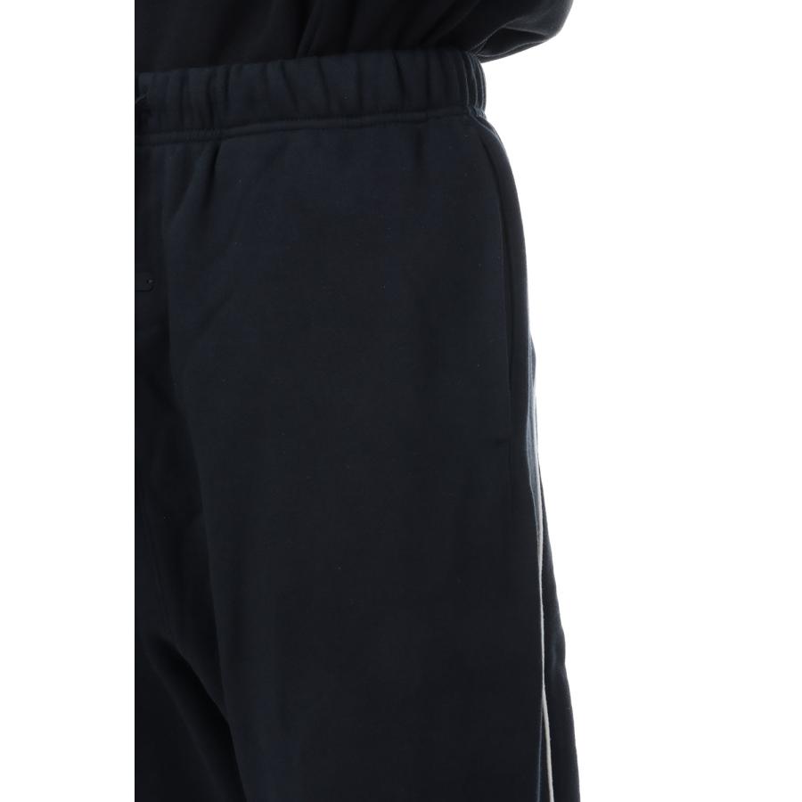 ACTIVE TRACE RELAXED SWEATPANT - VINTAGE BLACK (130SP268641F) ESSENTIALS(エッセンシャルズ) |  | 05