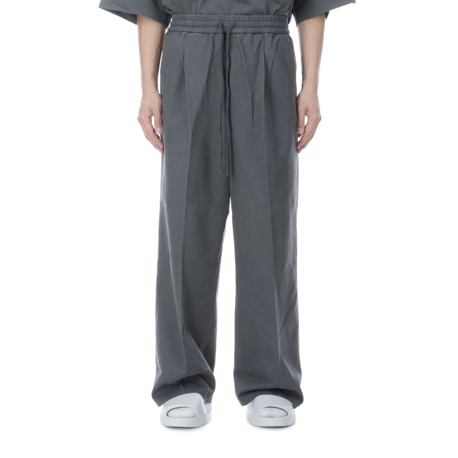 PLEAT FRONT DRAWSTRING PANT - IRON GREY (RW00304) ESSENTIALS(エッセンシャルズ) |  | 02