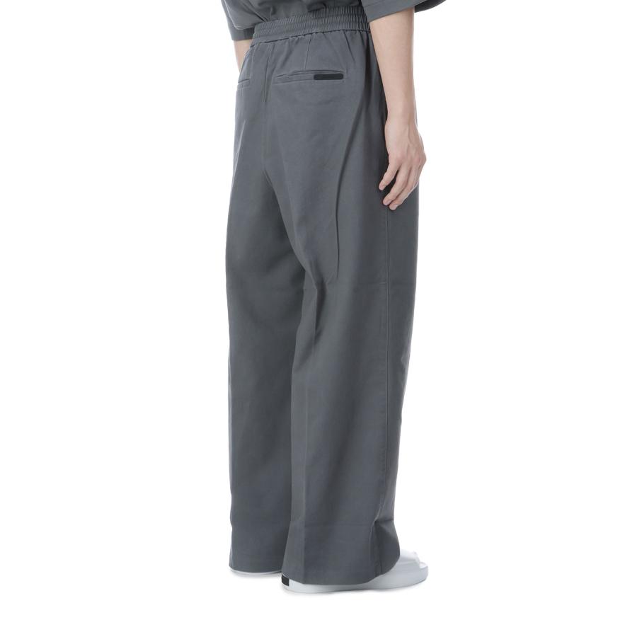 PLEAT FRONT DRAWSTRING PANT - IRON GREY (RW00304) ESSENTIALS(エッセンシャルズ) |  | 04