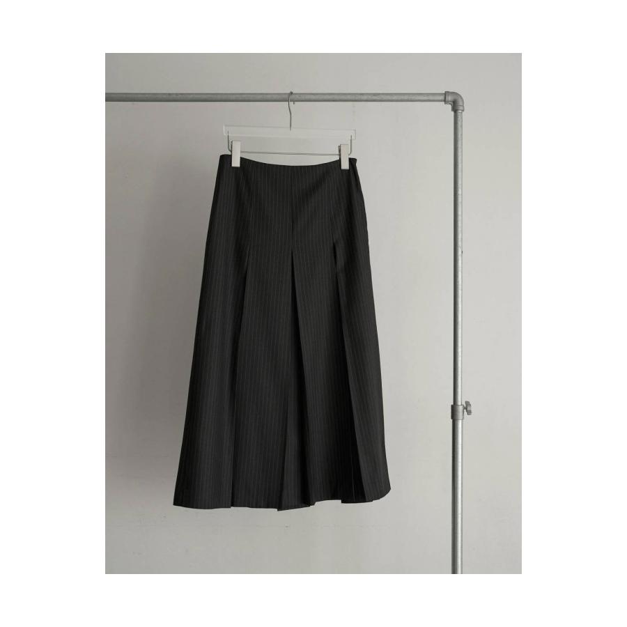 Stripe Pleats Skirt - CHARCOAL GRAY (62620804) anuke(アンヌーク) |  | 01