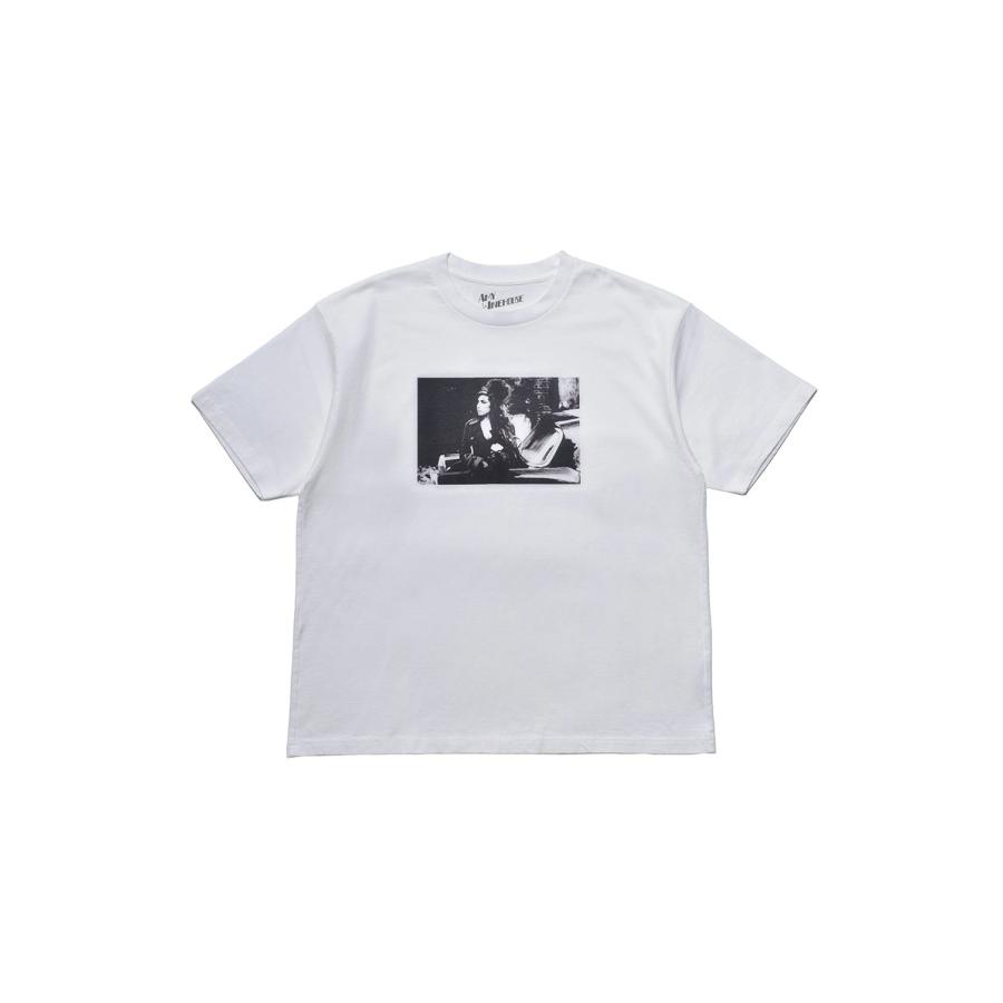 Amy Winehouse Lean On A Car Photo S/S Tee/White(MND-AMW002) Minedenim(マインデニム) | 