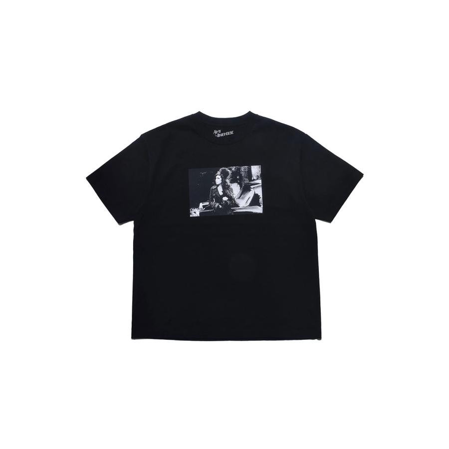 Amy Winehouse Lean On A Car Photo S/S Tee/Black(MND-AMW002) Minedenim(マインデニム) | 