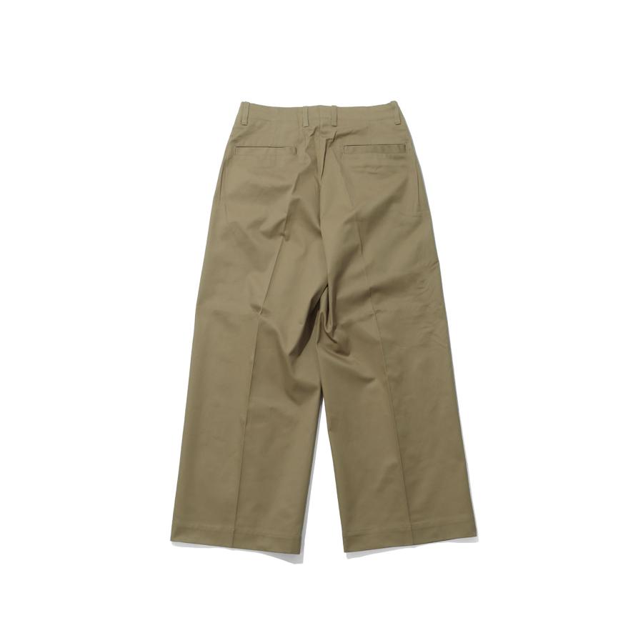 2TUCK WIDE CHINO TROUSERS - CAMEL (253-60502) Universal Products(ユニバーサルプロダクツ) |  | 01