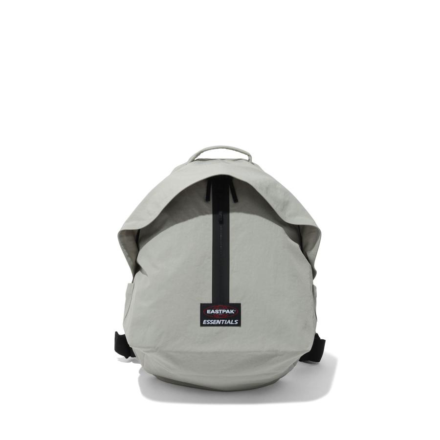 【 × EASTPAK】ESSENTIALS BACKPACK - BEIGE (BP00027) ESSENTIALS(エッセンシャルズ) | 