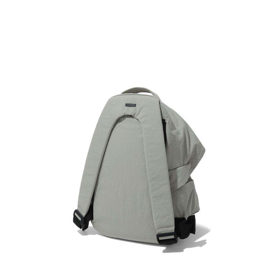 【 × EASTPAK】ESSENTIALS BACKPACK - BEIGE (BP00027) ESSENTIALS(エッセンシャルズ) |  | 02