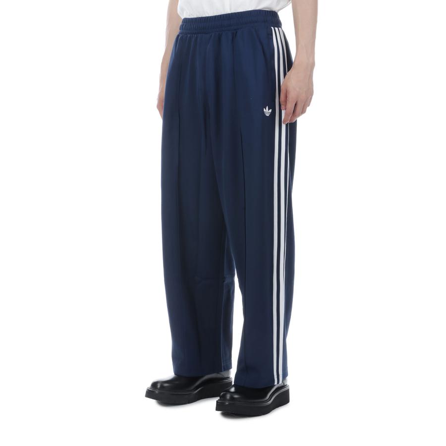 BAGGY TRACK PANTS - NIGHT INDIGO (IE004) adidas Originals(アディダスオリジナルス) | adidas Originals | 03