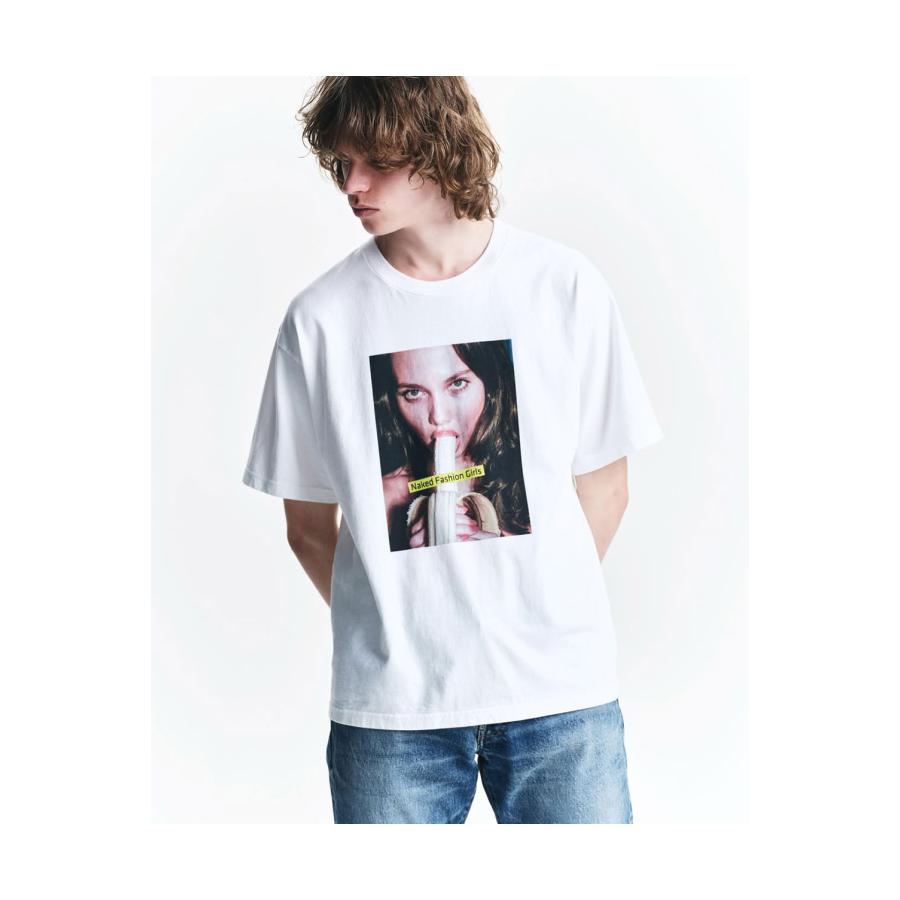 Mike Dowson Holding a Banana Girl Photo Tee by Stie-lo - WHT (STLMD002) Minedenim(マインデニム) |  | 02