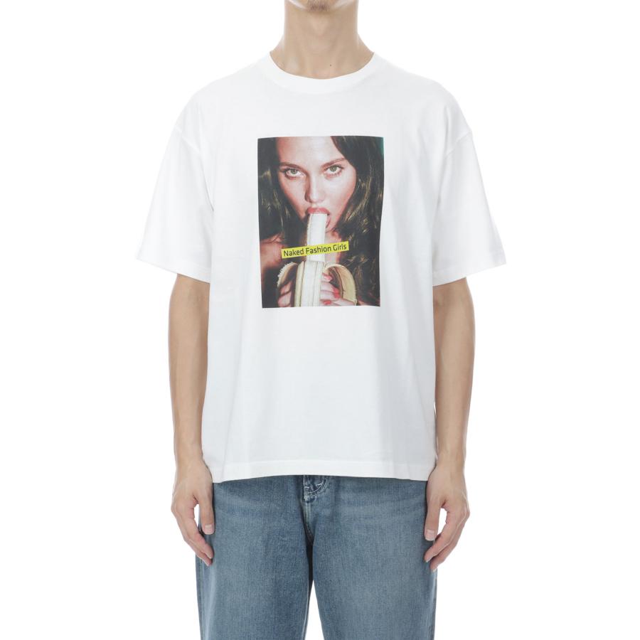 Mike Dowson Holding a Banana Girl Photo Tee by Stie-lo - WHT (STLMD002) Minedenim(マインデニム) |  | 03