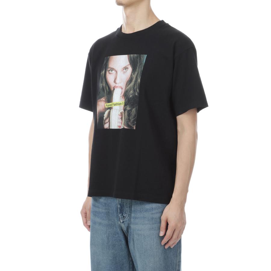 Mike Dowson Holding a Banana Girl Photo Tee by Stie-lo - BLK (STLMD002) Minedenim(マインデニム) |  | 03