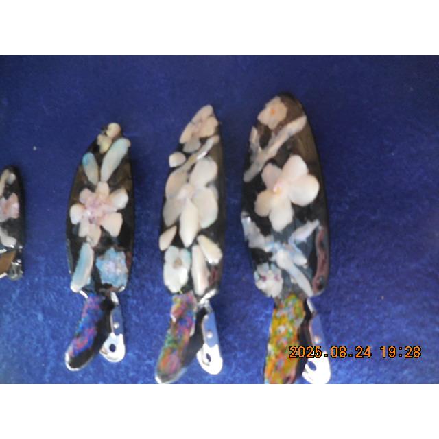 夜光貝３ｍｍ×３ｍｍ〜１０ｍｍ×１０ｍｍの夜光貝真珠層薄チップ面積A5サイズ |  | 12