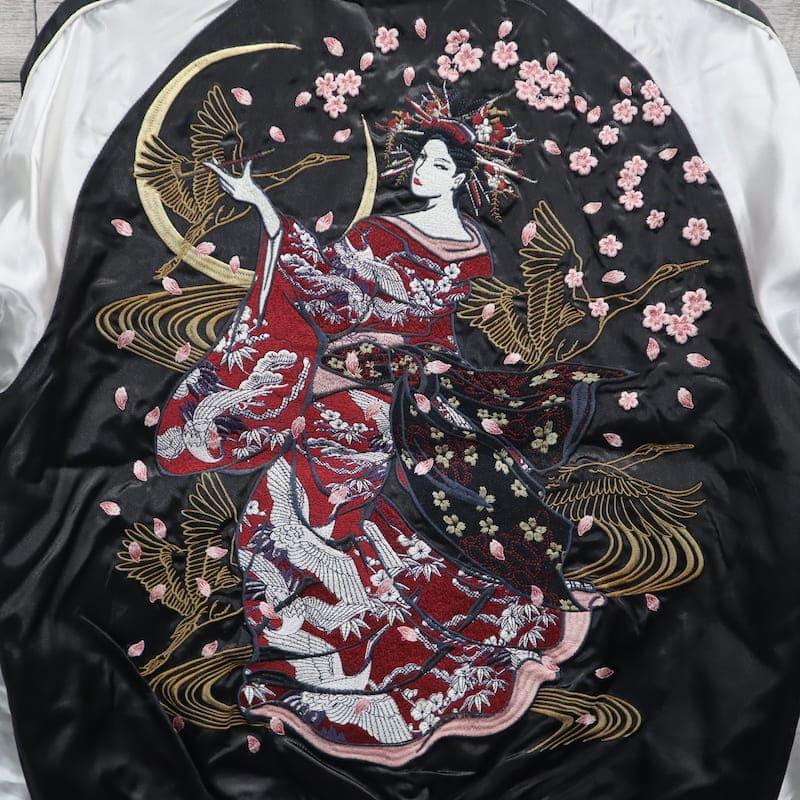 お花と鳥の手刺繍が豪華な　総柄のチャイナ・ジャケット お花と鳥の手刺繍が豪華な 総柄のチャイナ・ジャケット お花と