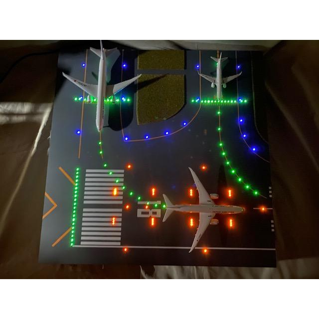 【値下げ】空港ジオラマケース 滑走路 LED 1/500 Amazon.co.jp: R2-S Roteiro空港模型 【滑走路】 （1/500