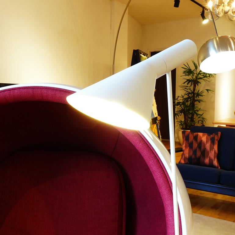 ARNE JACOBSEN AJフロアランプ ブラック ホワイト リプロダクト ARNE JACOBSEN AJフロアランプ ブラック ホワイト リプロダクト