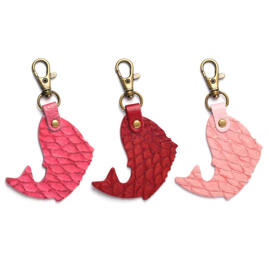 HAPPY ANGLER リアル魚皮キーホルダー 跳ねるマダイ : ポタリング