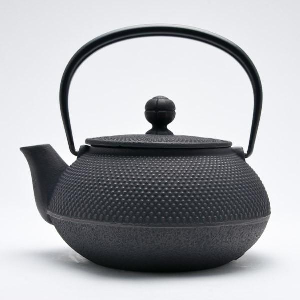 岩鋳（IWACHU） 南部鉄器 急須 アラレ 黒 5型 650ml ( 岩鋳 初任給