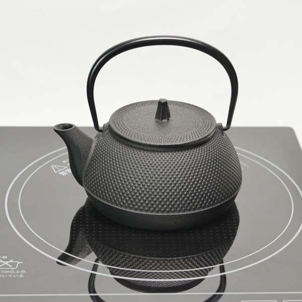 岩鋳 鉄瓶兼用急須新アラレ IH対応 5型 650ml 茶こし付き ( あす 岩鋳 鉄瓶兼用急須新アラレ IH対応 5型 650ml 茶こし付き ( あす