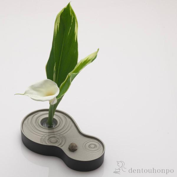 伝統本舗水盤 雫影 Hisago 墨黒 剣山付 花器 いけばな 生け花 おしゃれ おすすめ 高岡銅器 結婚 出産 内祝い 引き出物 金婚式 誕生日プレゼント 還暦祝い 宅配便配送