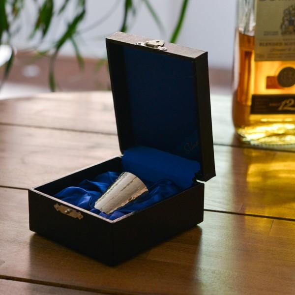 ★ 銀杯 銀製のブランデーグラス　鎚目模様　酒器★銀製刻印★102g 銀製 ウィスキーコップ 鎚目 D ( 退職祝い 定年 ビールグラス