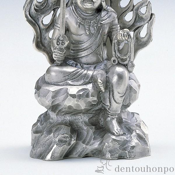 銀製 仏像 不動明王像 須賀東篁作 250g 木札名入れ有料 仏壇 寺院 仏様 日本 仏具 東京銀器 銀工芸 法要 メモリアル 法事 祈念 弔事 寄進 奉納 Tko1246 伝統本舗 通販 Yahoo ショッピング