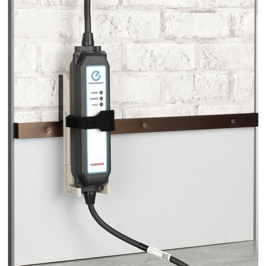 NISSAN Zero Emission 電気自動車用充電器