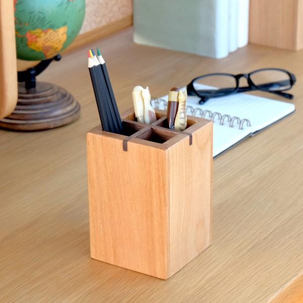 アウトレット】 ペン立て 木製 おしゃれ 北欧 四角形 卓上 デコラ ペン