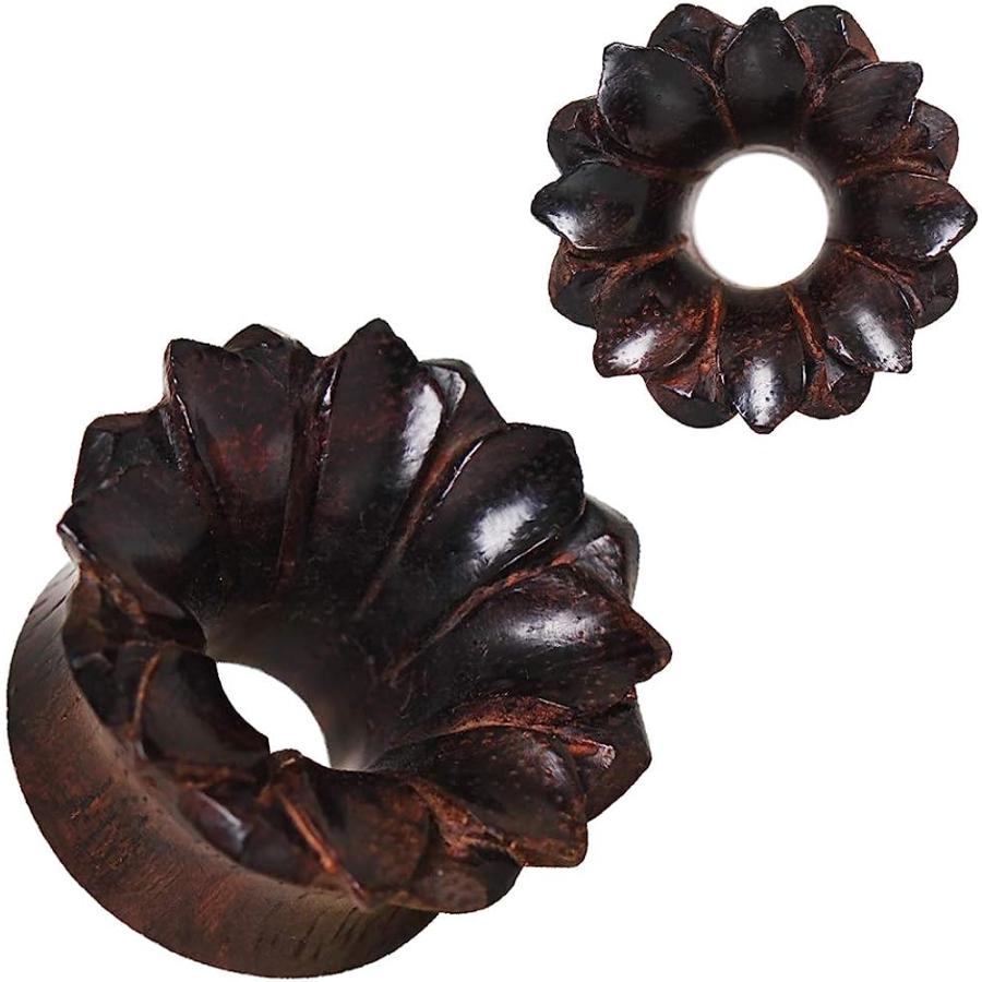 フクロウの餌やり