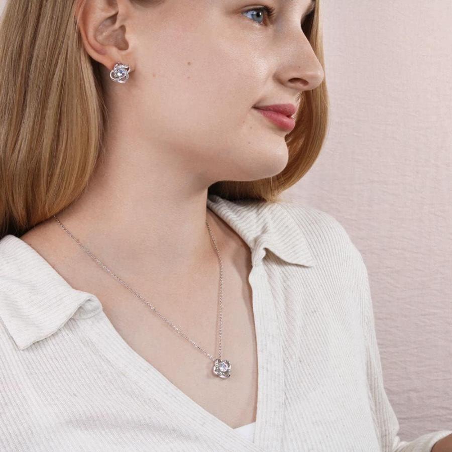 VEEDOFA 母の日ギフト お母さんと娘のネックレス 925スターリングシルバーネックレス 母の日や誕生日、卒業、上品なキュービッ 2026年最新版！ 母の日に癒やしのネックレスをプレゼント｜花以外の母の日ギフト