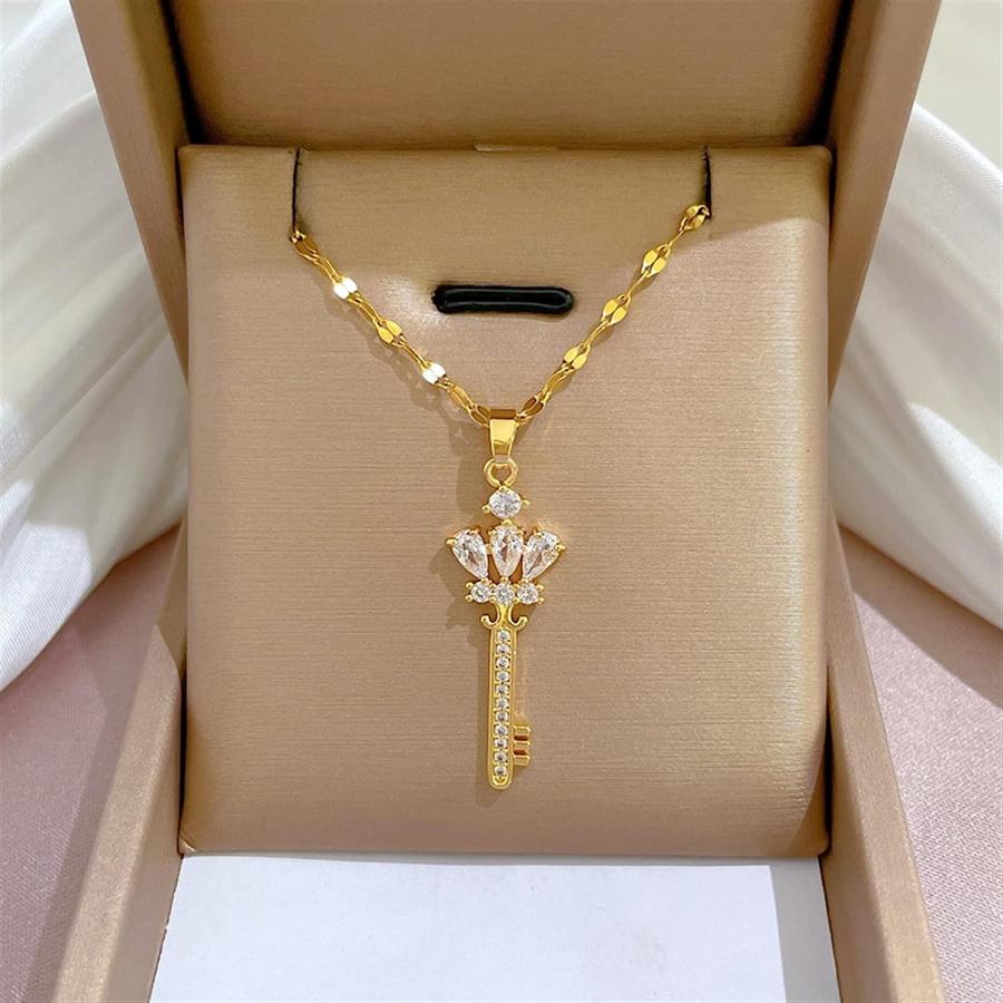 【並行輸入品】AHAFEI Fashion Luxury Scepter Crown Pendant Necklace for Women Charmの画像