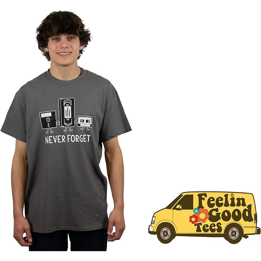 【並行輸入品】 Never Forget レトロヴィンテージカセットテープグラフィックノベルティメンズファニーTシャツ US サイズ: 14-16 Y_2