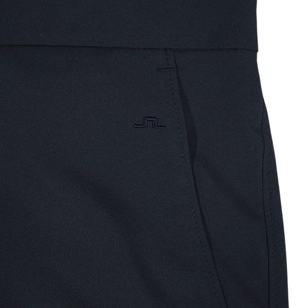 美品 J.LINDEBERG ジョガーパンツ ストレッチ ロゴ総柄 31/30 J.LINDEBERG（ジェイリンドバーグ） メンズ 春夏 通気 撥水 軽量 定番