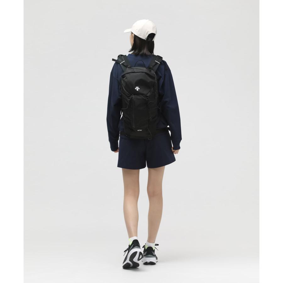 公式 デサント エアロストリームバッグパックM 容量約20L メンズ レディース 撥水 再帰反射 リュック DOAXJA31 24SS