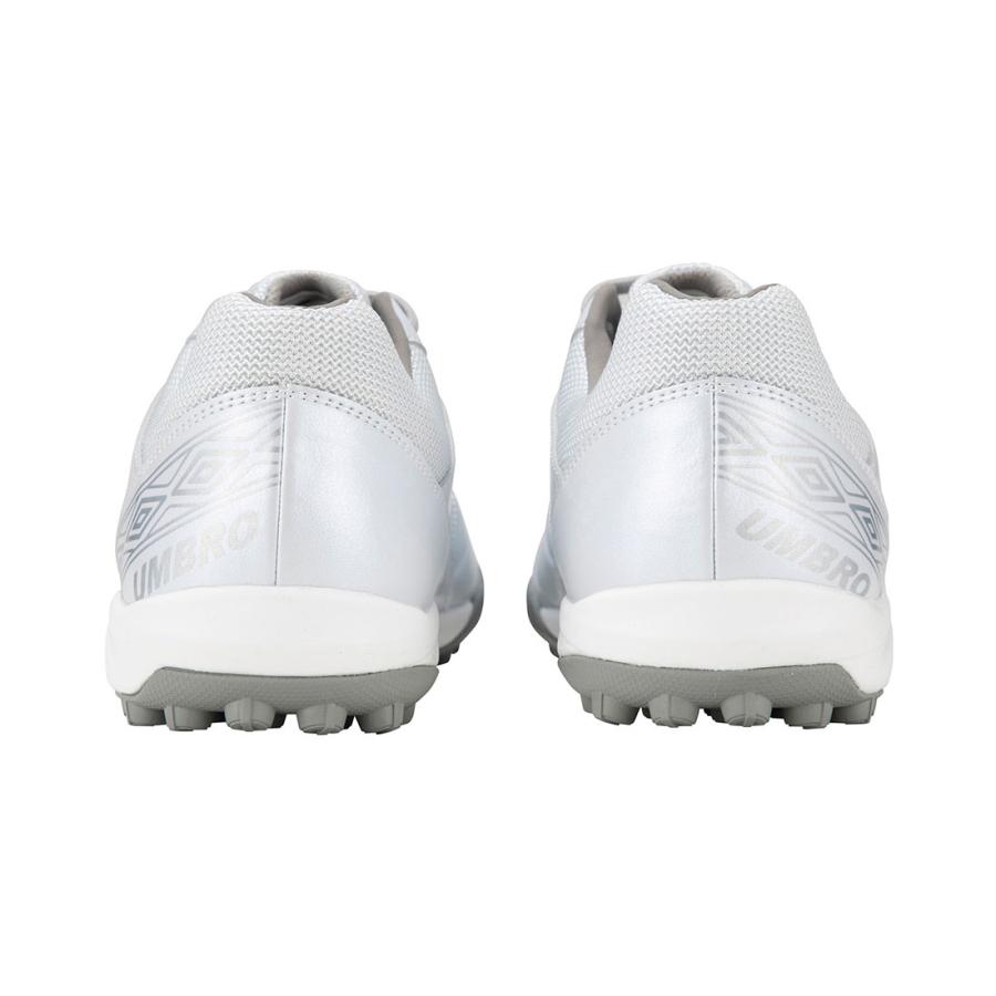 umbro 公式 アンブロ アクセレイター TR WIDE 人工芝対応