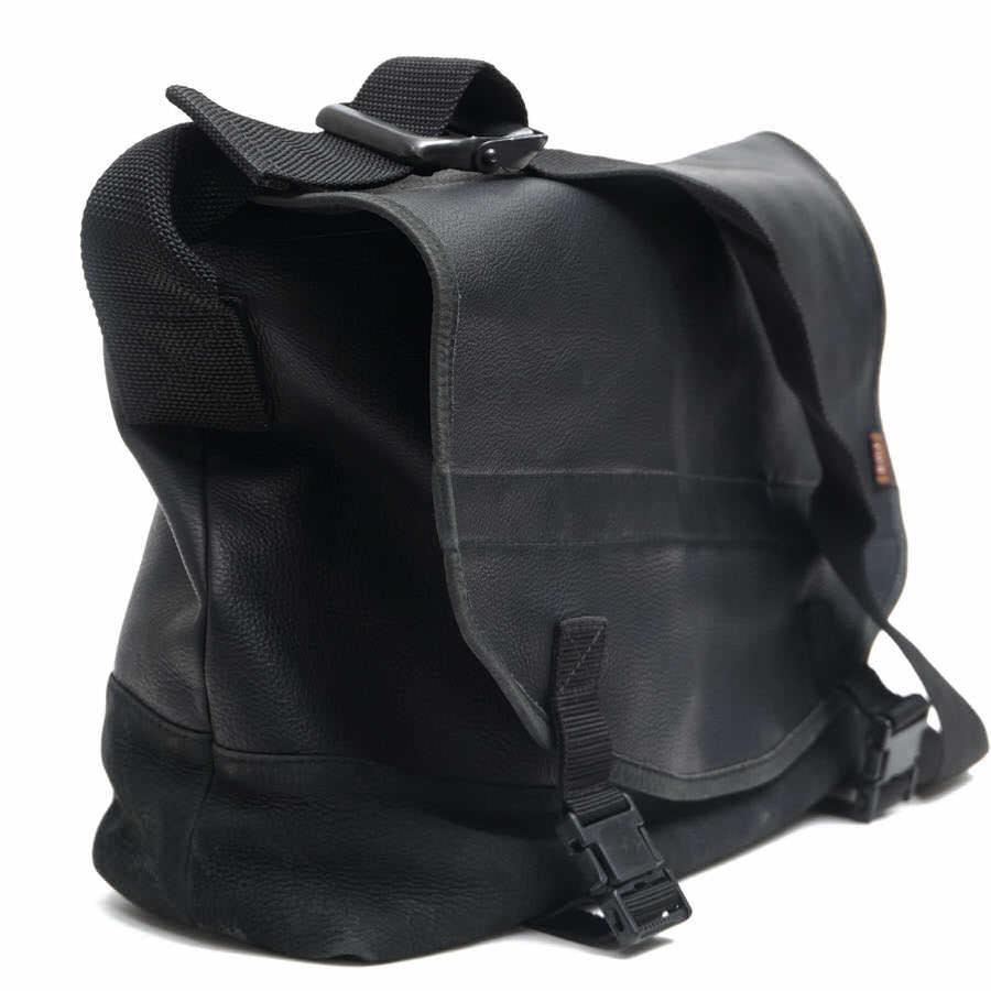 MR.OLIVE（ミスターオリーブ） ショルダーバッグ E.O.I WATER PROOF