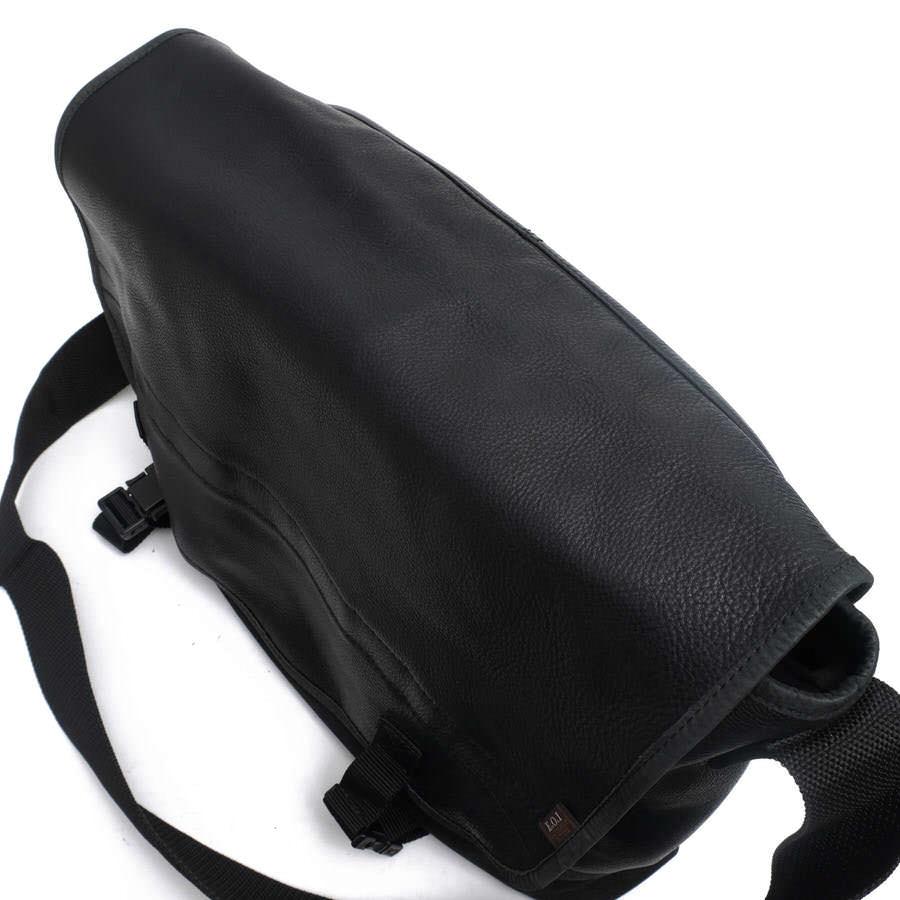 MR.OLIVE（ミスターオリーブ） ショルダーバッグ E.O.I WATER PROOF