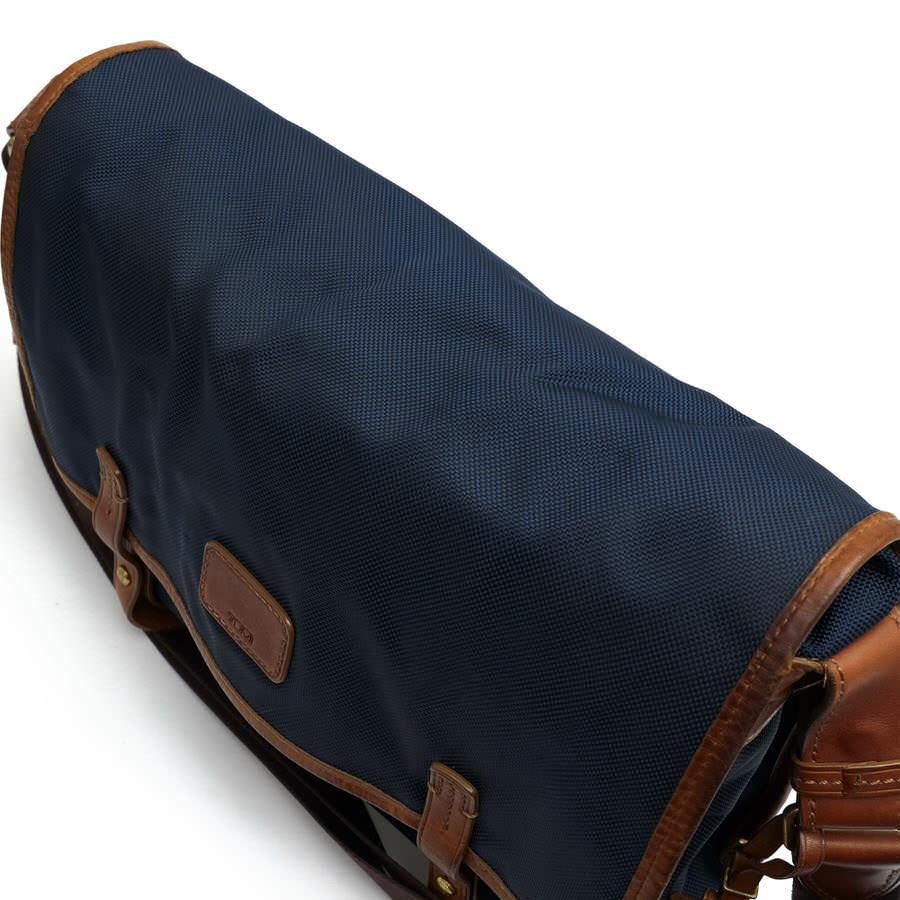 ○トゥミ TUMI バリスティックナイロン ショルダーバッグ 7871NVY SUNDANCE ALBUQUERQE EAST/WEST MESSENGER サンダンス メッセン  中古 TUMI（トゥミ） ショルダーバッグ 7871NVY SUNDANCE ALBUQUERQE EAST