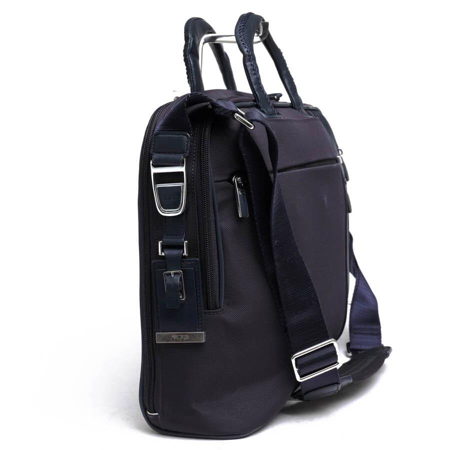 TUMI ビジネスバッグ25611D Arrive Narita 新品 TUMI（トゥミ） ビジネスバッグ 25611NVY Arrive Narita Slim Brief