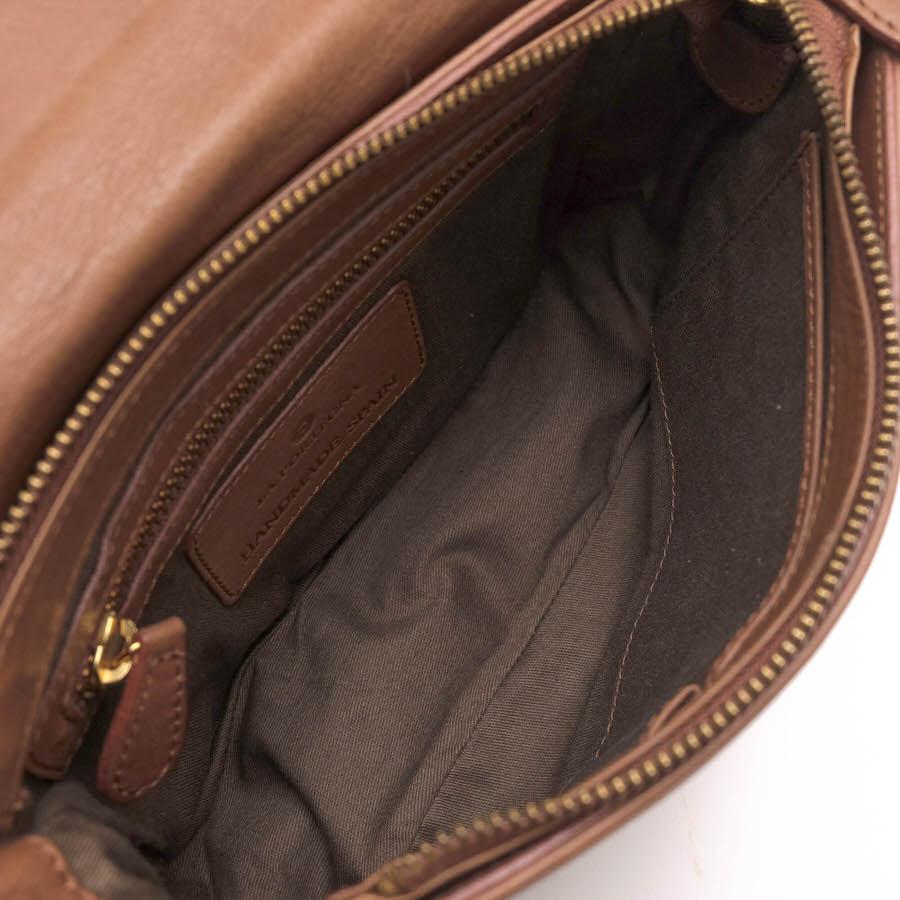 LA PORTEGNA ラ ポルテーニャ ショルダーバッグ 牛革 フラップ式