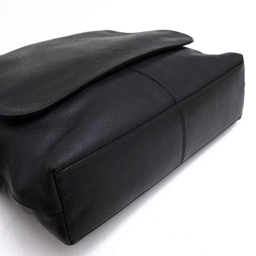 美品　コーチ　ショルダーバッグ　チャールズ スモール メッセンジャー　　レザー Amazon.co.jp: (コーチ)COACH シグネチャーチャールズ スモール