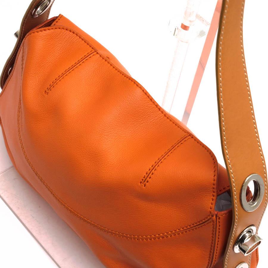 TOD'S（トッズ） ハンドバッグ 牛革 カーフ 肩掛け ワンショルダー