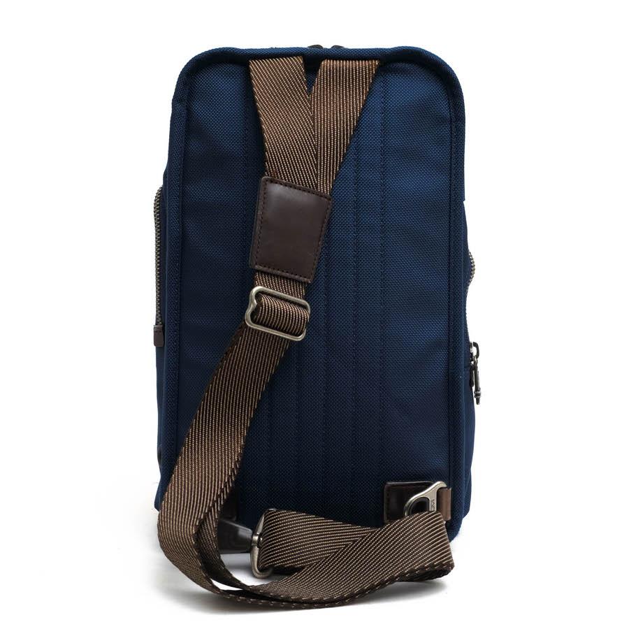 ○トゥミ TUMI バリスティックナイロン ナパレザー 牛革 ショルダーバッグ 22318BTH ALPHA BRAVO アルファ ブラヴォ モントレー ス 中古 TUMI（トゥミ） ショルダーバッグ 22318BTH ALPHA BRAVO アルファ