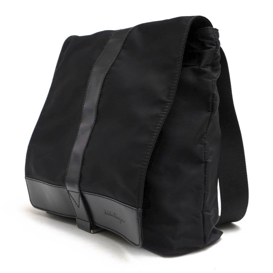 FERRAGAMO（フェラガモ） Salvatore Ferragamo ショルダーバッグ FB-24