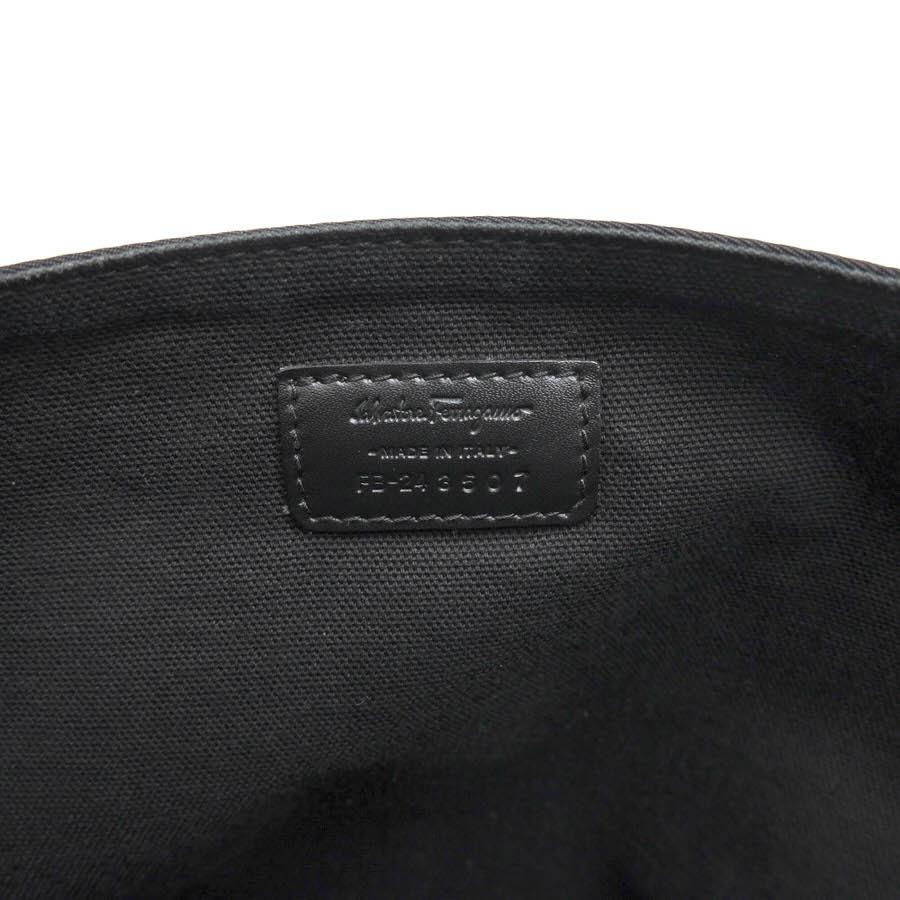 FERRAGAMO（フェラガモ） Salvatore Ferragamo ショルダーバッグ FB-24