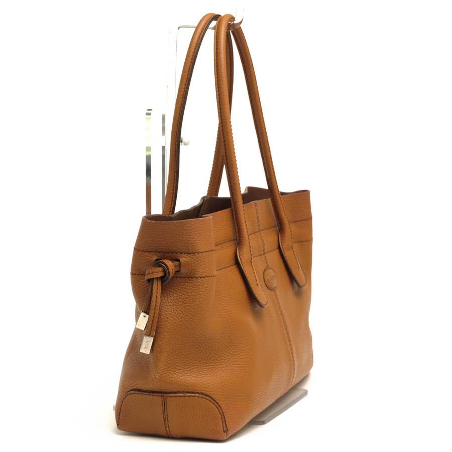 ○トッズ TOD'S 牛革 カーフ ショルダーバッグ フラップ式 シボ革 シュリンクレザー メッセンジャーバッグ メンズ 【中古】 中古 TOD'S ショルダーバッグ トッズ 牛革 カーフ フラップ式 シボ革