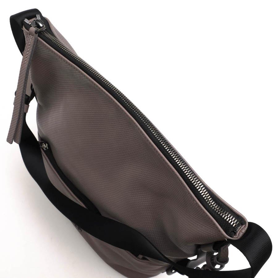 TUMI（トゥミ） ショルダーバッグ 734302GE MEZZANINE Zenya Hobo 牛革 