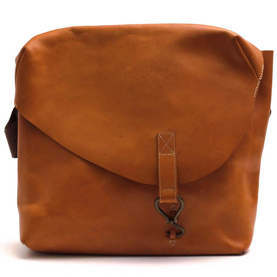 ○バレリ BALLERI VOLONATO ベジタブルタンニン鞣し牛革 ショルダーバッグ 800 VOLONATE SHOULDER BAG メッセンジャーバッグ メン  中古 BALLERI バレリ ショルダーバッグ 800 VOLONATE SHOULDER BAG VOLONATO