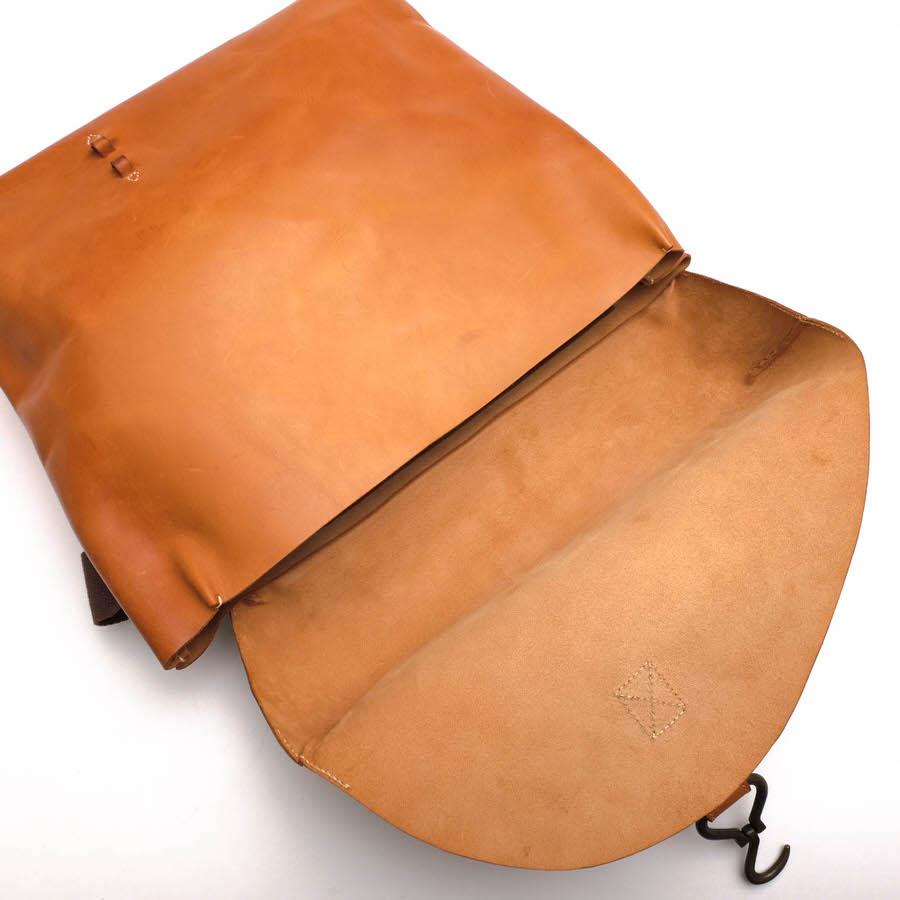 ○バレリ BALLERI VOLONATO ベジタブルタンニン鞣し牛革 ショルダーバッグ 800 VOLONATE SHOULDER BAG メッセンジャーバッグ メン  中古 BALLERI バレリ ショルダーバッグ 800 VOLONATE SHOULDER BAG VOLONATO