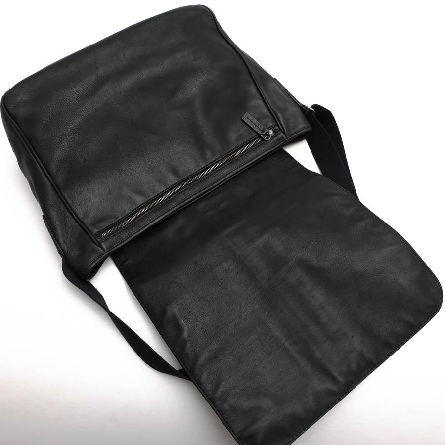 TOD'S（トッズ） ショルダーバッグ 牛革 カーフ フラップ式 シボ革